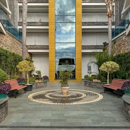 Qoople Elite Admiral Apartment